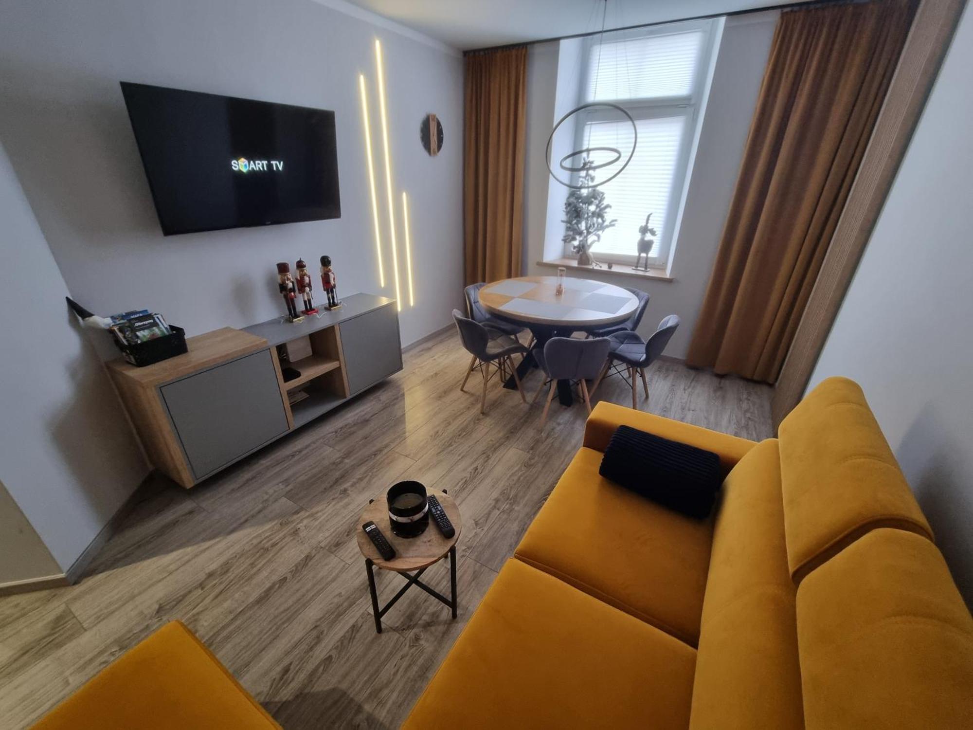 Apartament Lux Lemon Jelenia Gora Exterior photo