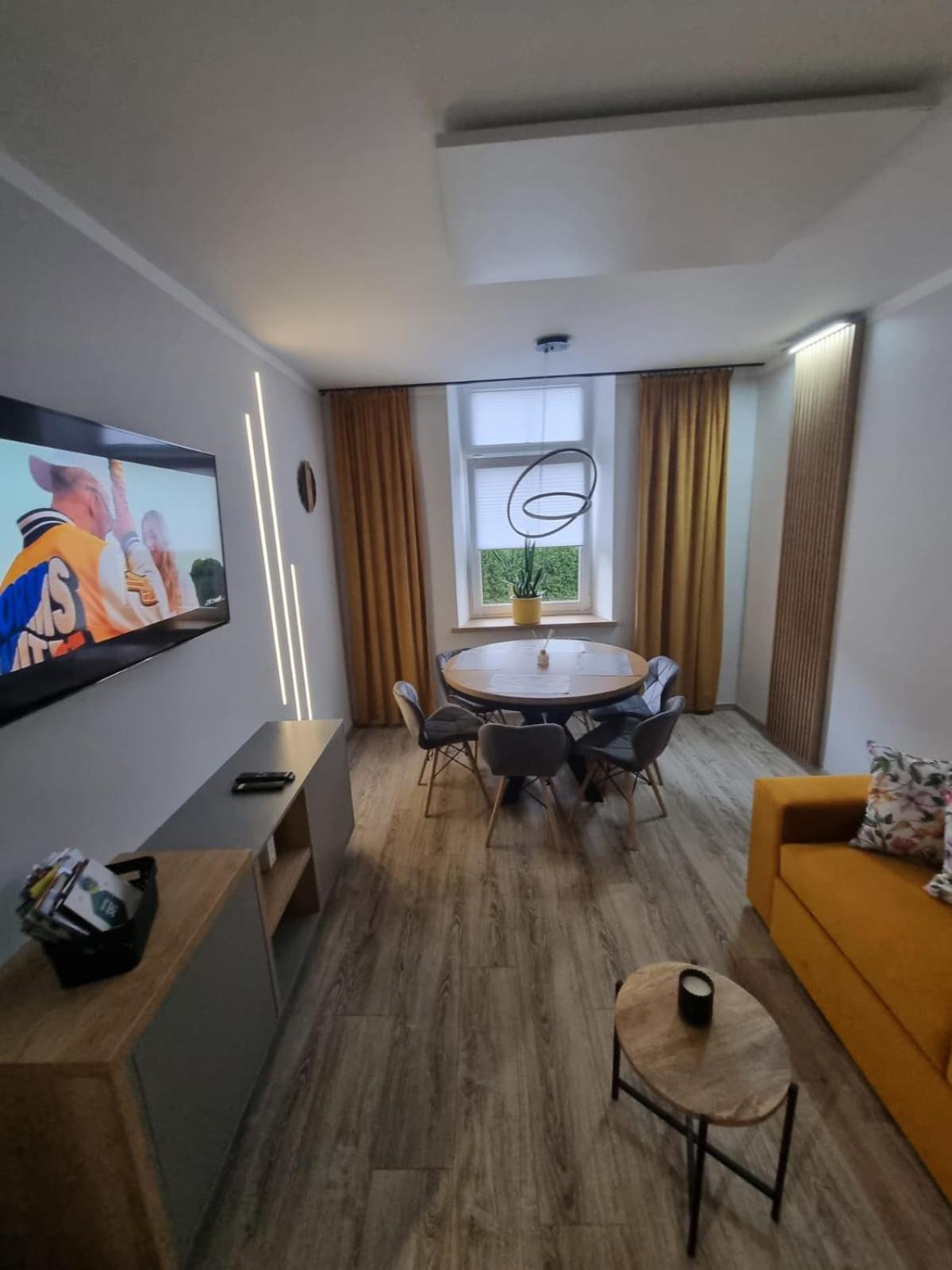 Apartament Lux Lemon Jelenia Gora Exterior photo